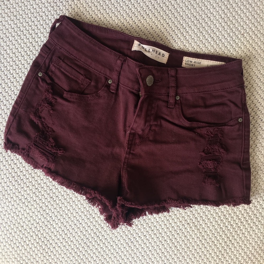 NWOT Bullhead Maroon distressed low rise shorts